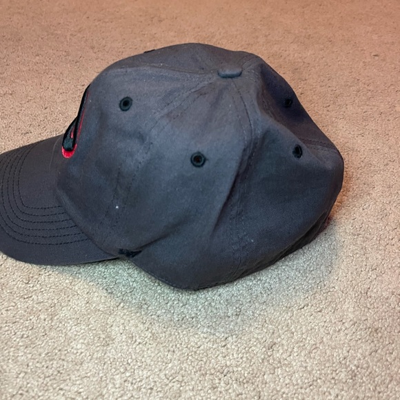 Cincinnati reds fitted hat - Picture 2 of 5